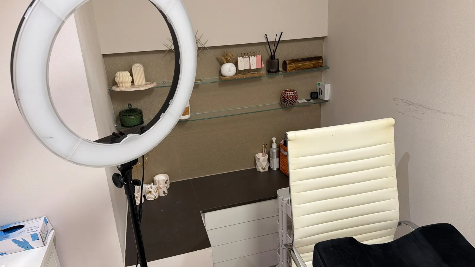 Brow lamination with tint